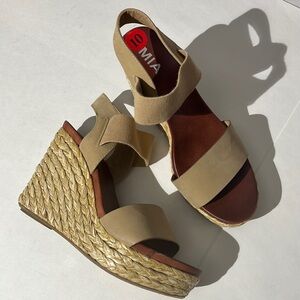 MIA Anthropologie pull on espadrilles sandals heels sz 10 classic nude tan vegan